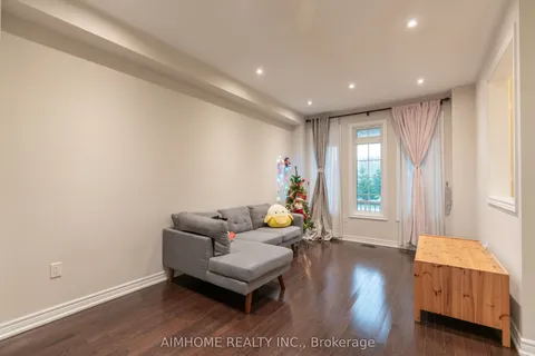 934 Castlemore Avenue, ON L6E 0N3