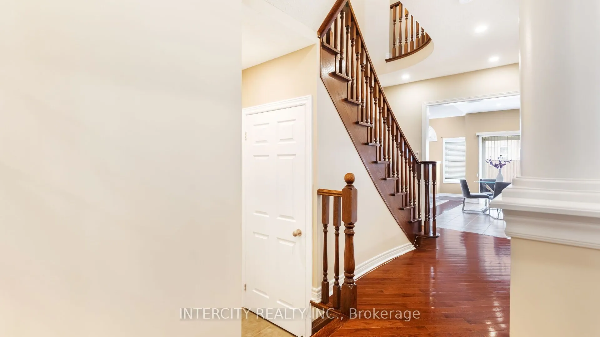 16 Venice Gate Drive, ON L4H 0E7