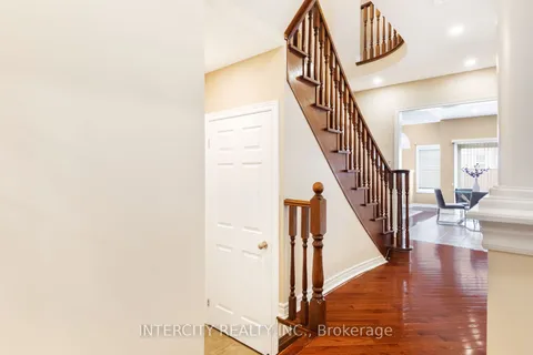 16 Venice Gate Drive, ON L4H 0E7