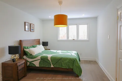 228 Elman Crescent, ON L3Y 7X3