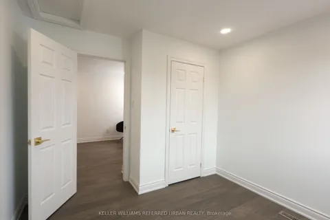 228 Elman Crescent, ON L3Y 7X3