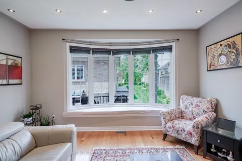 43 Manley Avenue, ON L4A 0C5