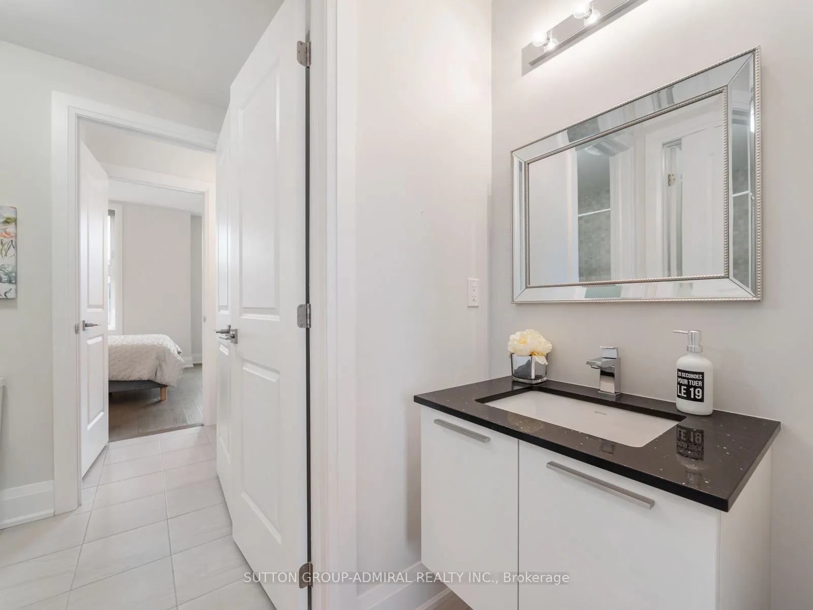 893 Clark Avenue, ON L4J 0K6