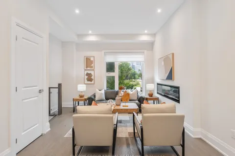 893 Clark Avenue, ON L4J 0K6