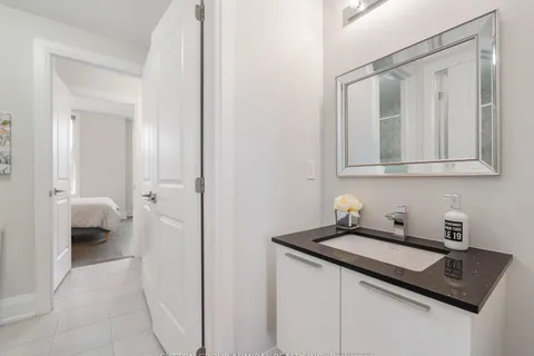 893 Clark Avenue, ON L4J 0K6