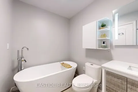 15 Christephen Crescent, ON L4S 2S6