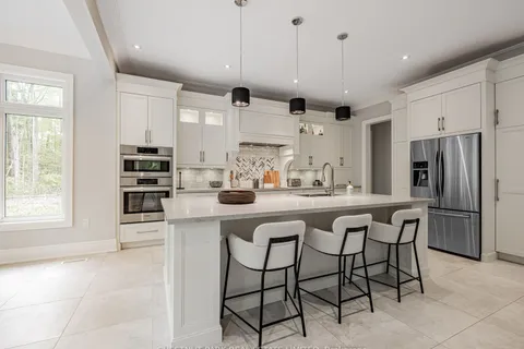 1185 Shoreview Drive, ON L9S 2L5