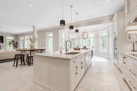 1185 Shoreview Drive, ON L9S 2L5