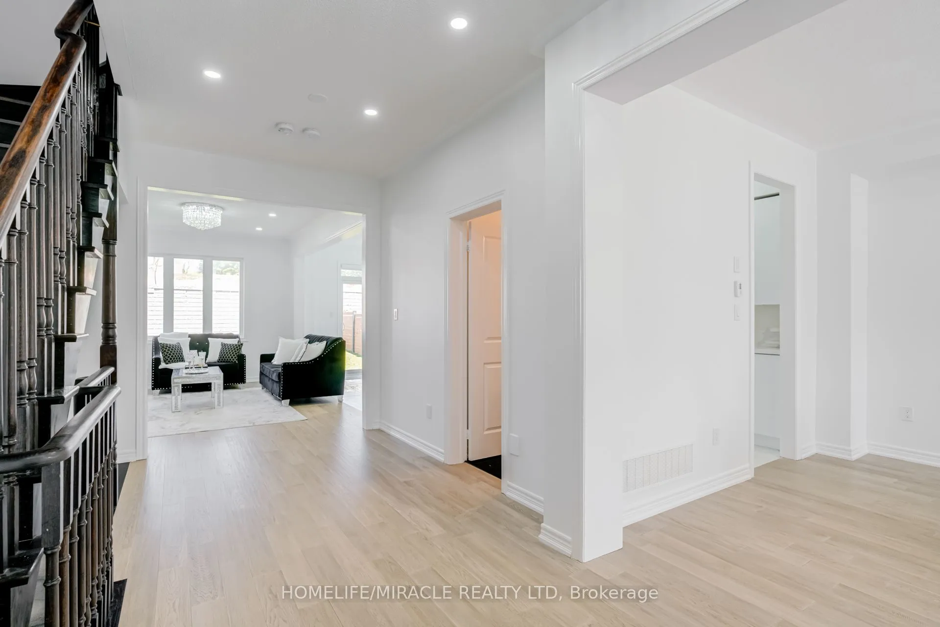 69 Sutcliffe Way, ON L9R 0N8