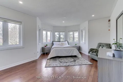 898 Stonehaven Avenue, ON L3X 1K7