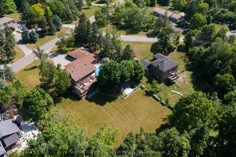 1983 Innisfil Heights Crescent, ON L9S 4A7