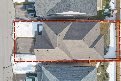 33 PIETROWSKI Drive, ON L4P 0J7