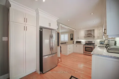 286 Kennedy Street, ON L4G 6L2