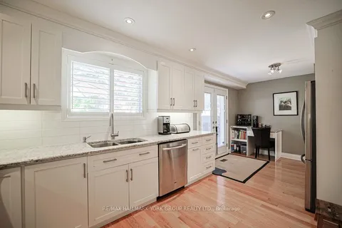 286 Kennedy Street, ON L4G 6L2
