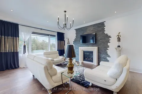 216 Sunset Vista Court, ON L4G 3Y1
