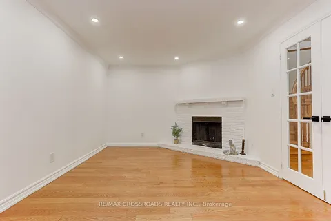 125 Green Bush Crescent, ON L4J 5M3