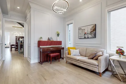37 Sikura Circle, ON L4G 3Y8