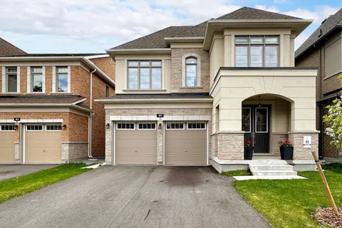37 Sikura Circle, ON L4G 3Y8