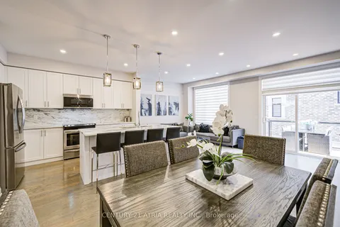 63 Duncombe Lane, ON L4C 0Z9