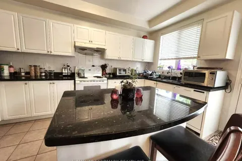 25 Lord  Nelson Court, ON L4S 1Y2
