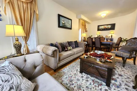25 Lord  Nelson Court, ON L4S 1Y2