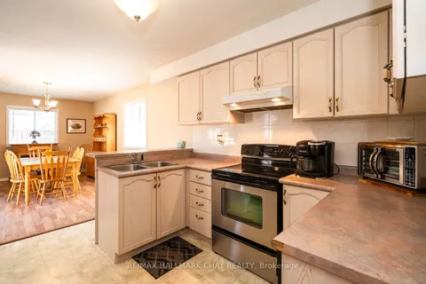 17 Henderson Crescent, ON L9R 1Y3