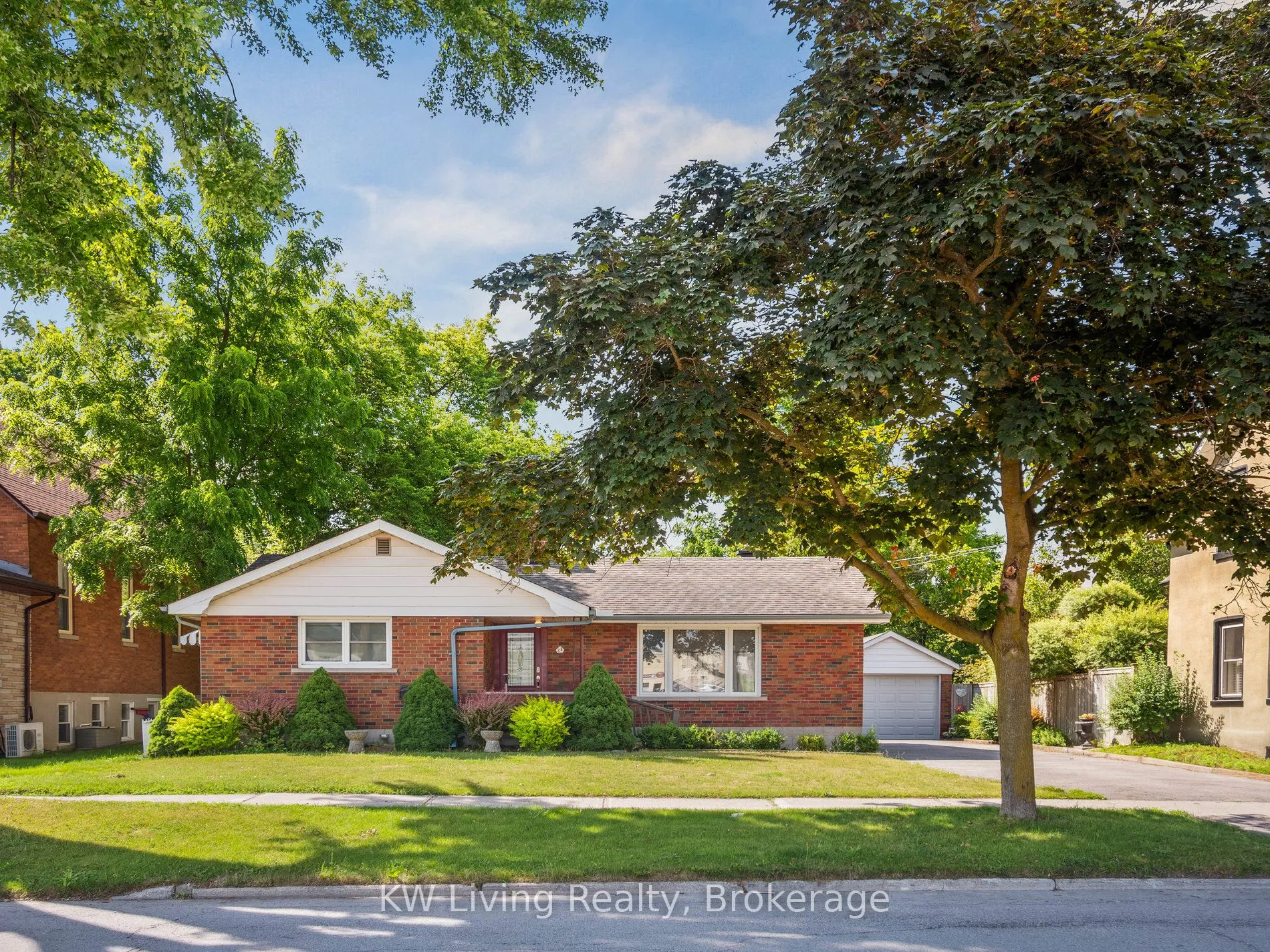 23 Wellington Street, ON L9R 1G8