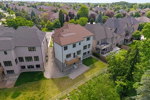 24 Francesca Court, ON L4L 9L2