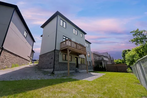 24 Francesca Court, ON L4L 9L2