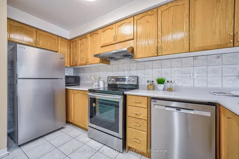 24 Ellesmere Street, ON L4B 4E1