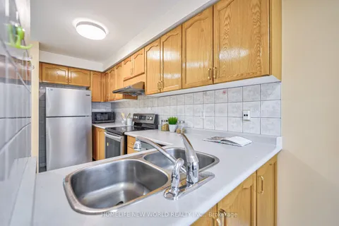 24 Ellesmere Street, ON L4B 4E1