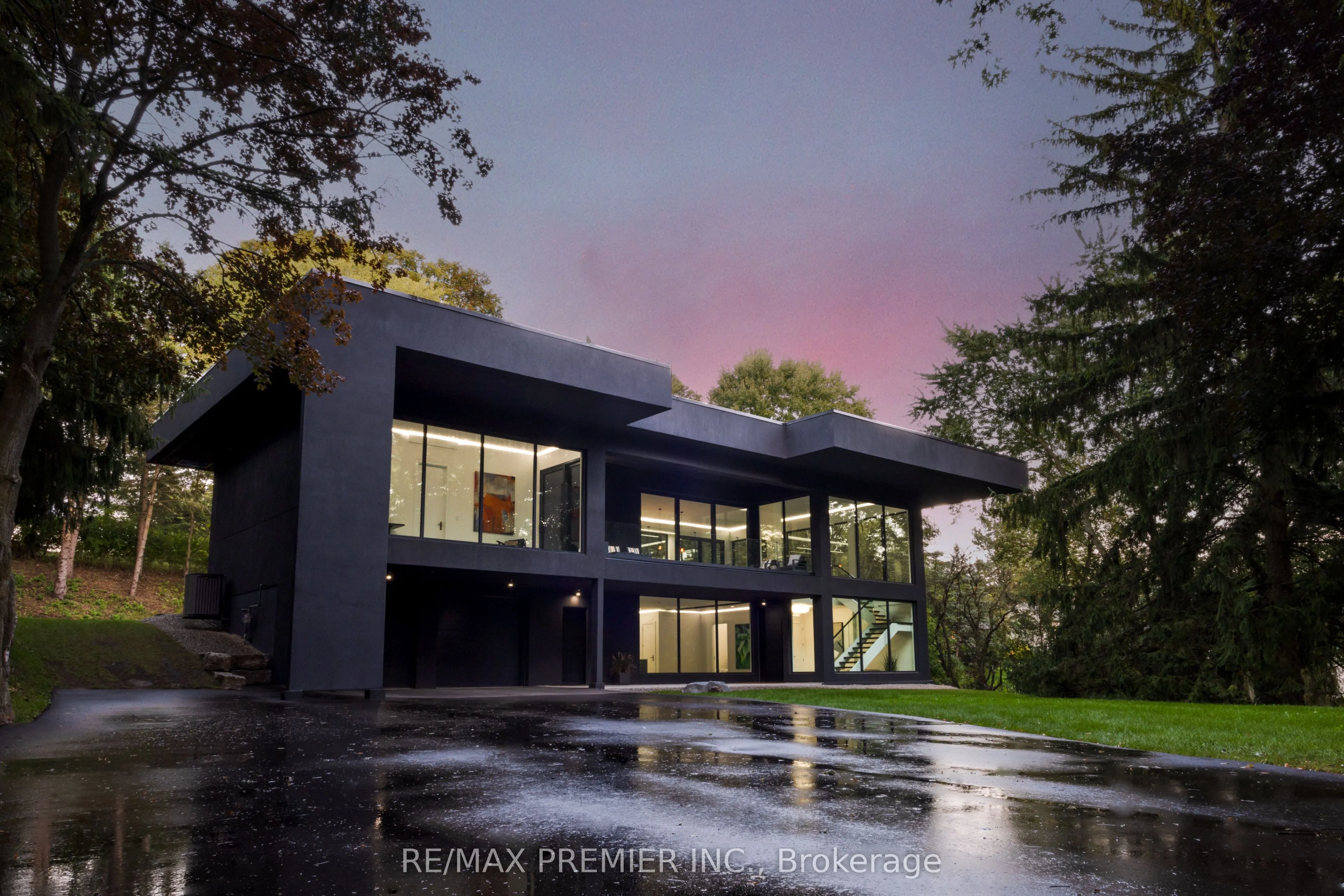 350 Kingscross Drive, ON L7B 1J9