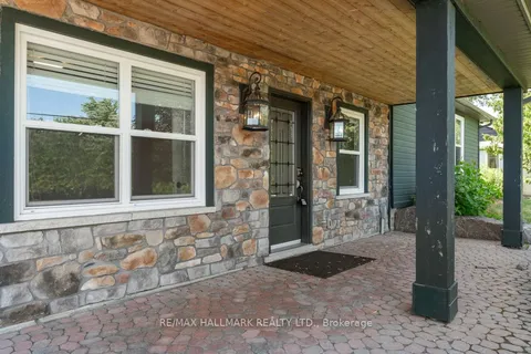 720 Lake Drive, ON L4P 1V1