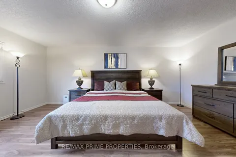 84 Bassett Avenue, ON L4B 4G1