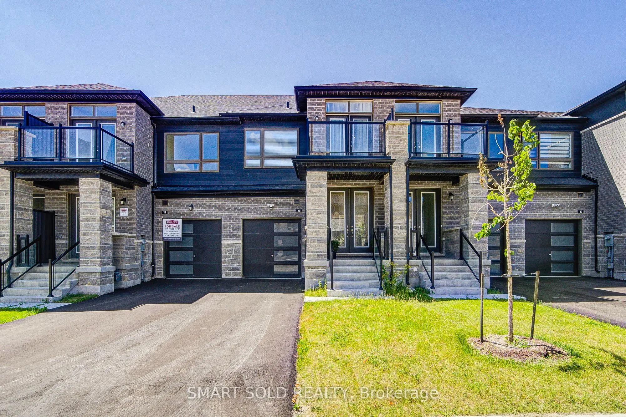 9 MACE Avenue, ON L4E 1K8