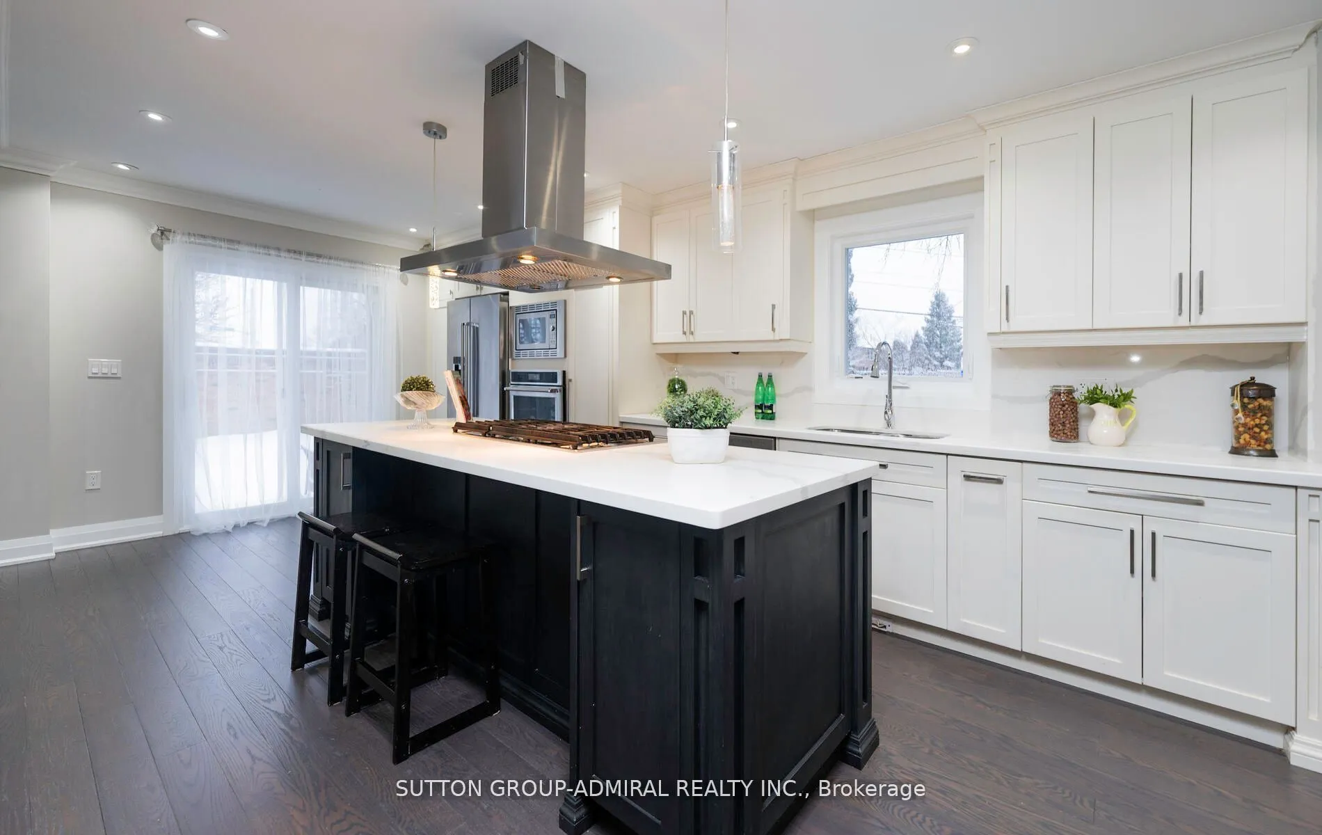 29 Roxborough Lane, ON L4J 4T1