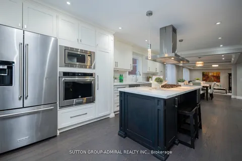 29 Roxborough Lane, ON L4J 4T1