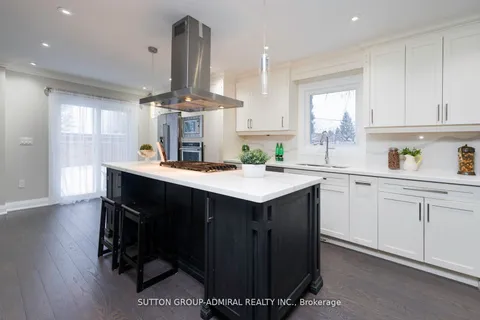 29 Roxborough Lane, ON L4J 4T1