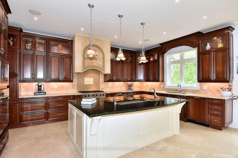 72 Westwood Lane, ON L4C 6Y1