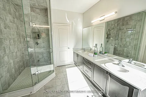 28 Lewis Avenue, ON L3Z 0W9