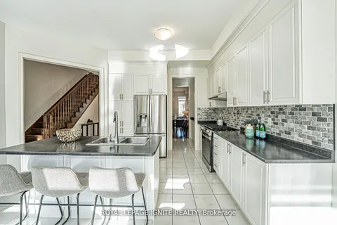 28 Lewis Avenue, ON L3Z 0W9