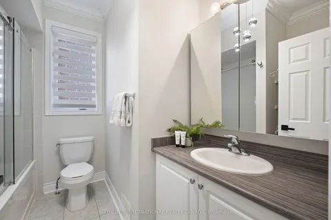 64 Weaver Terrace, ON L0G 1W0