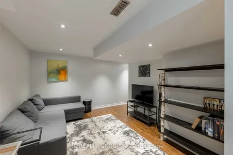 94 Prospect Street, ON L3Y 3T4