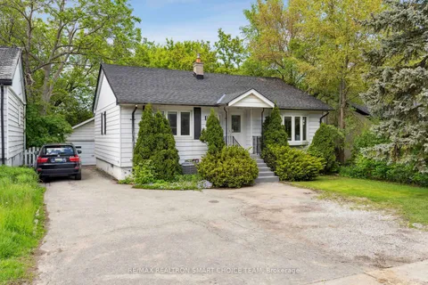 106 Steeles Avenue, ON L3T 1A4