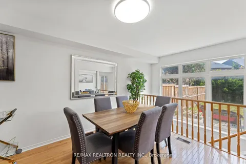 102 Lowther Avenue, ON L4E 4P3