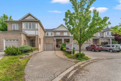 102 Lowther Avenue, ON L4E 4P3