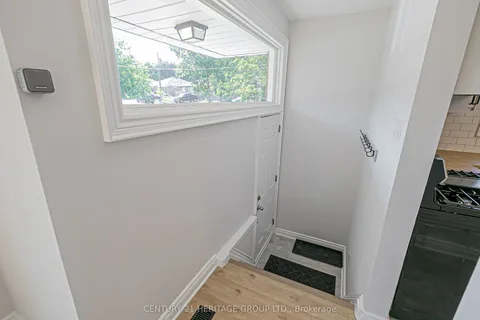 225 Septonne Avenue, ON L3Y 2W5