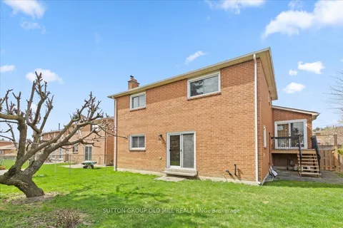 37 Brandy Crescent, ON L4L 3C5