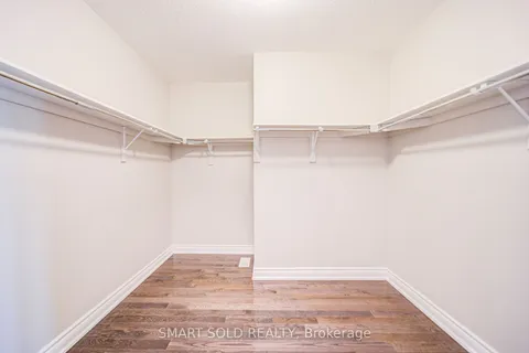 29 Magdalan Crescent, ON L4E 0W4