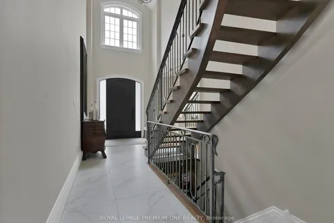 163 Tonner Crescent, ON L4G 0G8